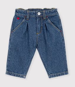 Pantaloni in denim tinta unita con cuore ricamato neonato